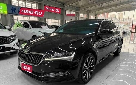 Skoda Superb III рестайлинг, 2022 год, 1 876 000 рублей, 1 фотография