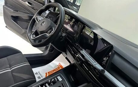 Volkswagen Golf VIII, 2023 год, 1 900 000 рублей, 11 фотография