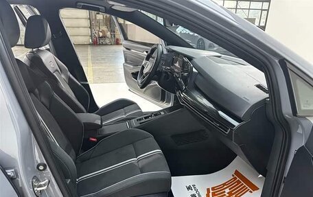 Volkswagen Golf VIII, 2023 год, 1 900 000 рублей, 9 фотография