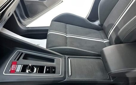 Volkswagen Golf VIII, 2023 год, 1 900 000 рублей, 17 фотография