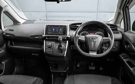 Toyota Wish II, 2015 год, 1 499 000 рублей, 6 фотография