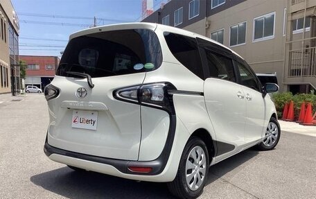 Toyota Sienta II, 2019 год, 1 100 000 рублей, 2 фотография