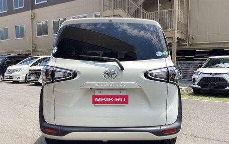 Toyota Sienta II, 2019 год, 1 100 000 рублей, 6 фотография