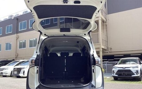 Toyota Sienta II, 2019 год, 1 100 000 рублей, 25 фотография