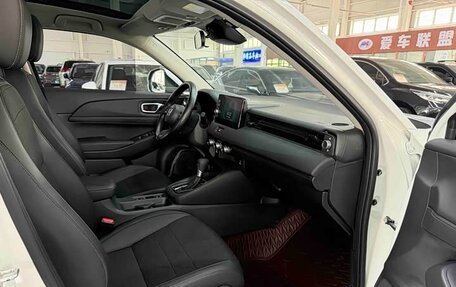 Honda Vezel, 2022 год, 1 790 000 рублей, 17 фотография