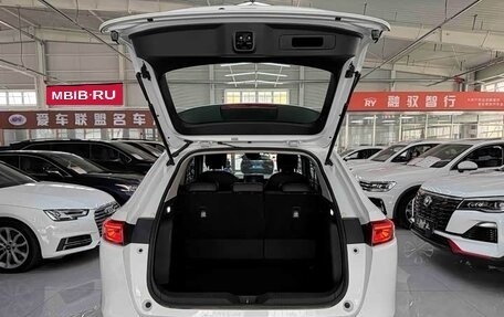 Honda Vezel, 2022 год, 1 790 000 рублей, 19 фотография