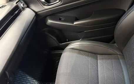 Honda Vezel, 2022 год, 1 780 000 рублей, 13 фотография