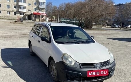 Nissan AD III, 2009 год, 380 000 рублей, 3 фотография