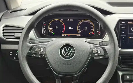 Volkswagen T-Cross I, 2022 год, 1 740 000 рублей, 21 фотография