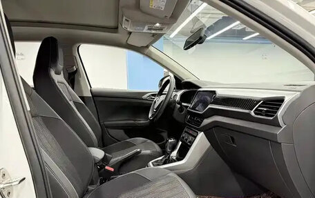 Volkswagen T-Cross I, 2022 год, 1 740 000 рублей, 20 фотография