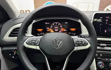Volkswagen T-Roc I, 2023 год, 1 940 000 рублей, 13 фотография