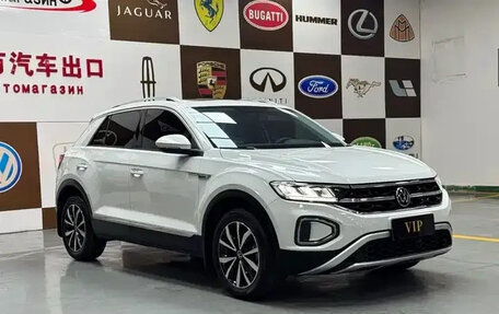 Volkswagen T-Roc I, 2023 год, 1 940 000 рублей, 3 фотография