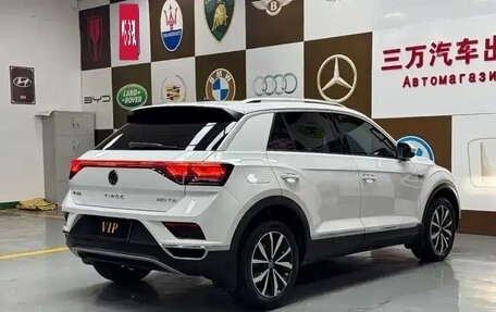 Volkswagen T-Roc I, 2023 год, 1 940 000 рублей, 6 фотография