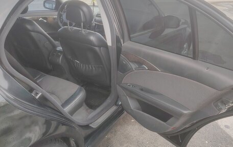 Mercedes-Benz E-Класс, 2004 год, 920 000 рублей, 8 фотография