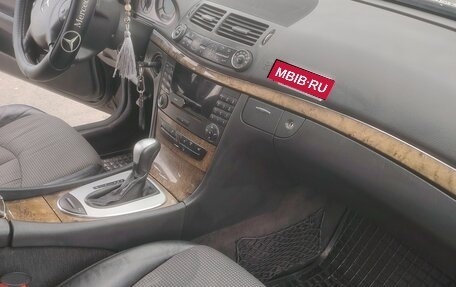 Mercedes-Benz E-Класс, 2004 год, 920 000 рублей, 13 фотография