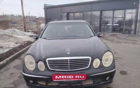 Mercedes-Benz E-Класс, 2004 год, 920 000 рублей, 3 фотография