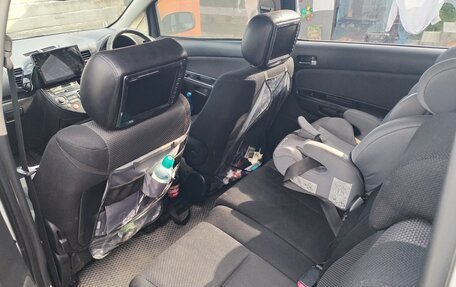 Toyota Wish II, 2004 год, 795 000 рублей, 8 фотография