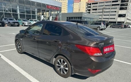 Hyundai Solaris II рестайлинг, 2015 год, 990 000 рублей, 2 фотография