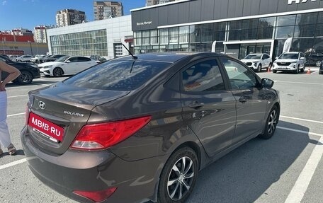 Hyundai Solaris II рестайлинг, 2015 год, 990 000 рублей, 3 фотография