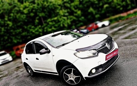 Renault Logan II, 2018 год, 550 000 рублей, 1 фотография