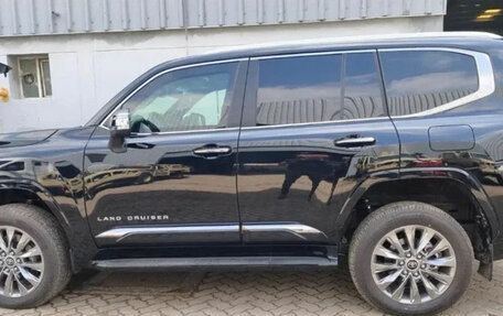 Toyota Land Cruiser, 2025 год, 30 000 000 рублей, 4 фотография