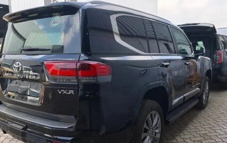 Toyota Land Cruiser, 2025 год, 30 000 000 рублей, 3 фотография