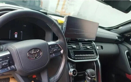 Toyota Land Cruiser, 2025 год, 30 000 000 рублей, 6 фотография
