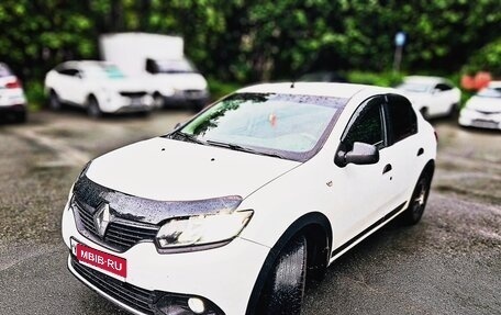 Renault Logan II, 2018 год, 550 000 рублей, 3 фотография