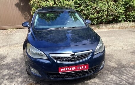 Opel Astra J, 2011 год, 543 000 рублей, 1 фотография
