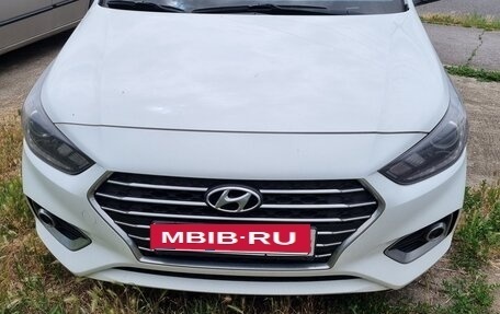 Hyundai Solaris II рестайлинг, 2017 год, 1 200 000 рублей, 1 фотография
