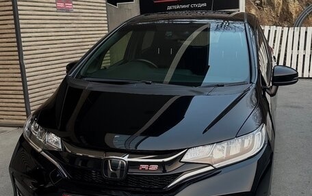 Honda Fit III, 2019 год, 1 050 000 рублей, 4 фотография