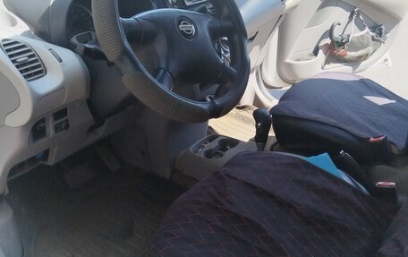 Nissan Almera Tino i, 2000 год, 370 000 рублей, 5 фотография