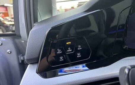 Volkswagen Golf VIII, 2023 год, 1 465 000 рублей, 19 фотография