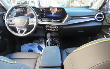 Chevrolet Trax, 2024 год, 1 620 000 рублей, 15 фотография