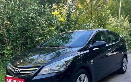Hyundai Solaris II рестайлинг, 2015 год, 1 050 000 рублей, 5 фотография
