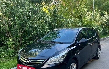 Hyundai Solaris II рестайлинг, 2015 год, 1 050 000 рублей, 12 фотография