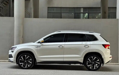 Skoda Karoq I, 2022 год, 1 709 800 рублей, 3 фотография