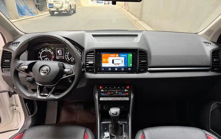 Skoda Karoq I, 2022 год, 1 709 800 рублей, 8 фотография