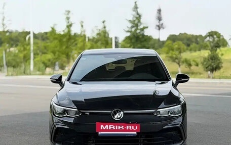 Volkswagen Golf VIII, 2022 год, 1 330 000 рублей, 2 фотография