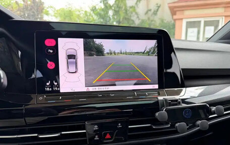 Volkswagen Golf VIII, 2022 год, 1 330 000 рублей, 14 фотография