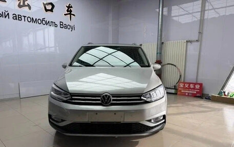 Volkswagen Touran III, 2021 год, 1 490 000 рублей, 2 фотография