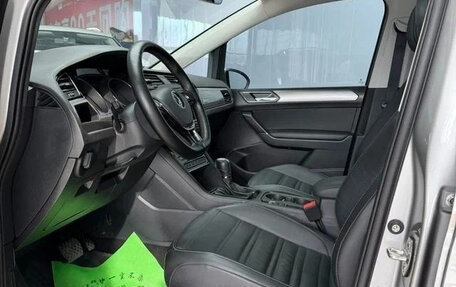 Volkswagen Touran III, 2021 год, 1 490 000 рублей, 7 фотография