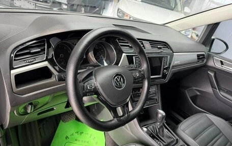 Volkswagen Touran III, 2021 год, 1 490 000 рублей, 13 фотография