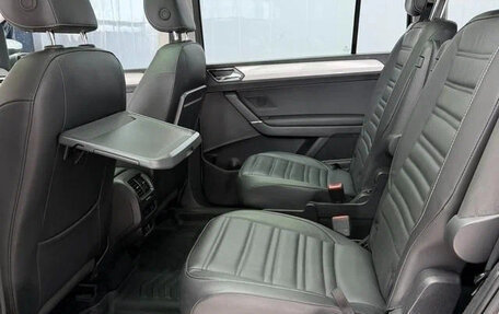 Volkswagen Touran III, 2021 год, 1 490 000 рублей, 10 фотография