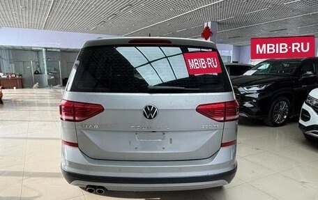 Volkswagen Touran III, 2021 год, 1 490 000 рублей, 4 фотография