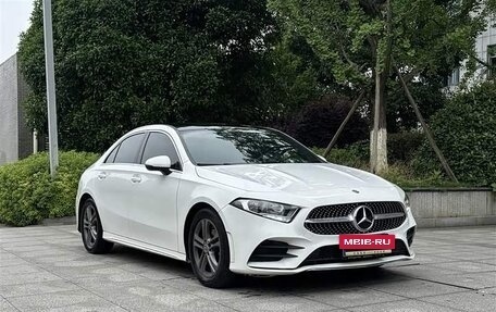 Mercedes-Benz A-Класс, 2022 год, 1 680 000 рублей, 3 фотография