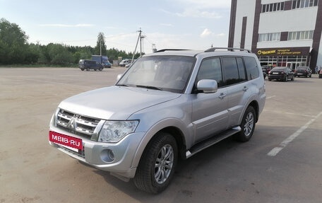 Mitsubishi Pajero IV, 2012 год, 1 799 000 рублей, 2 фотография