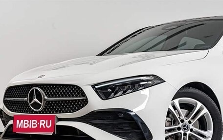 Mercedes-Benz A-Класс, 2024 год, 2 420 000 рублей, 3 фотография
