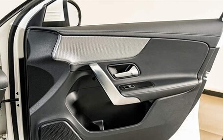 Mercedes-Benz A-Класс, 2024 год, 2 420 000 рублей, 23 фотография