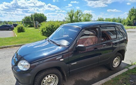 Chevrolet Niva I рестайлинг, 2011 год, 550 000 рублей, 1 фотография